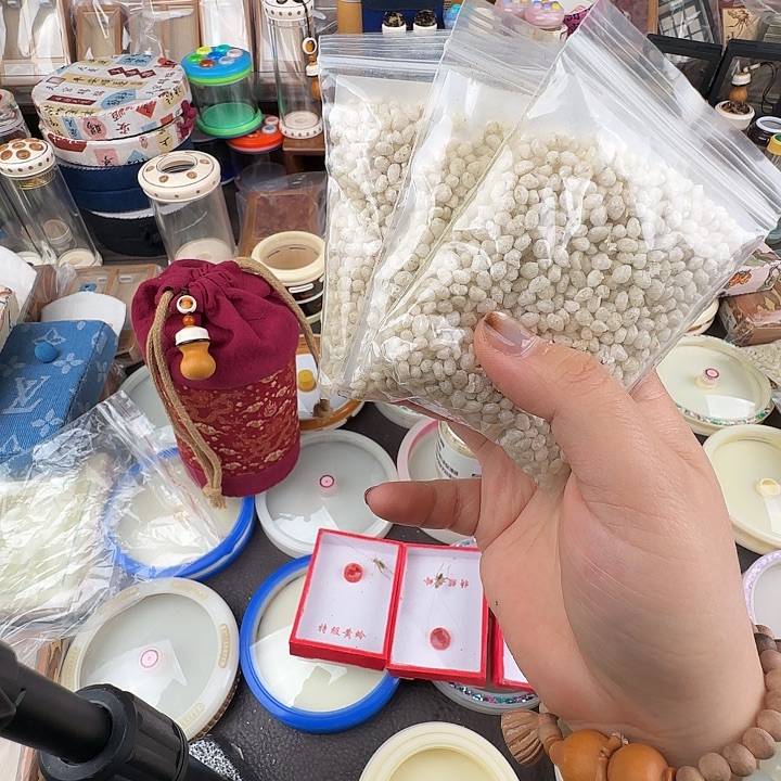 蟋蟀3包饲料………………