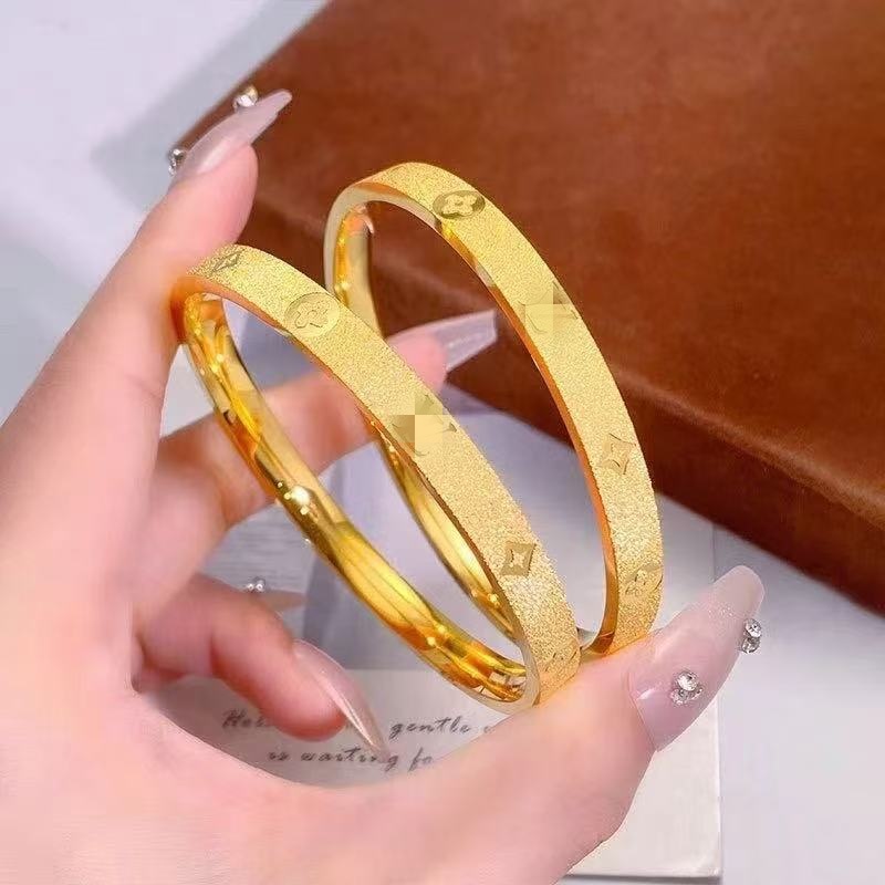 铜合金手镯 精品6M幸运四叶草手镯气质轻奢高级感设计师款女款