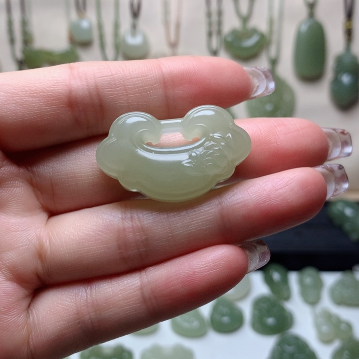 和田玉吊坠未镶嵌