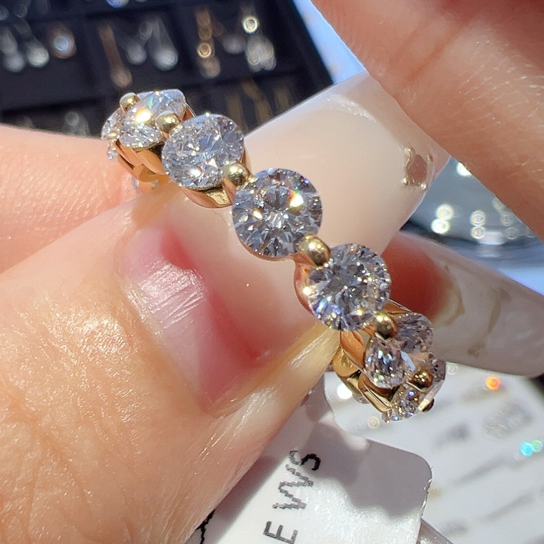 实验室培育钻石18K金镶嵌3.24