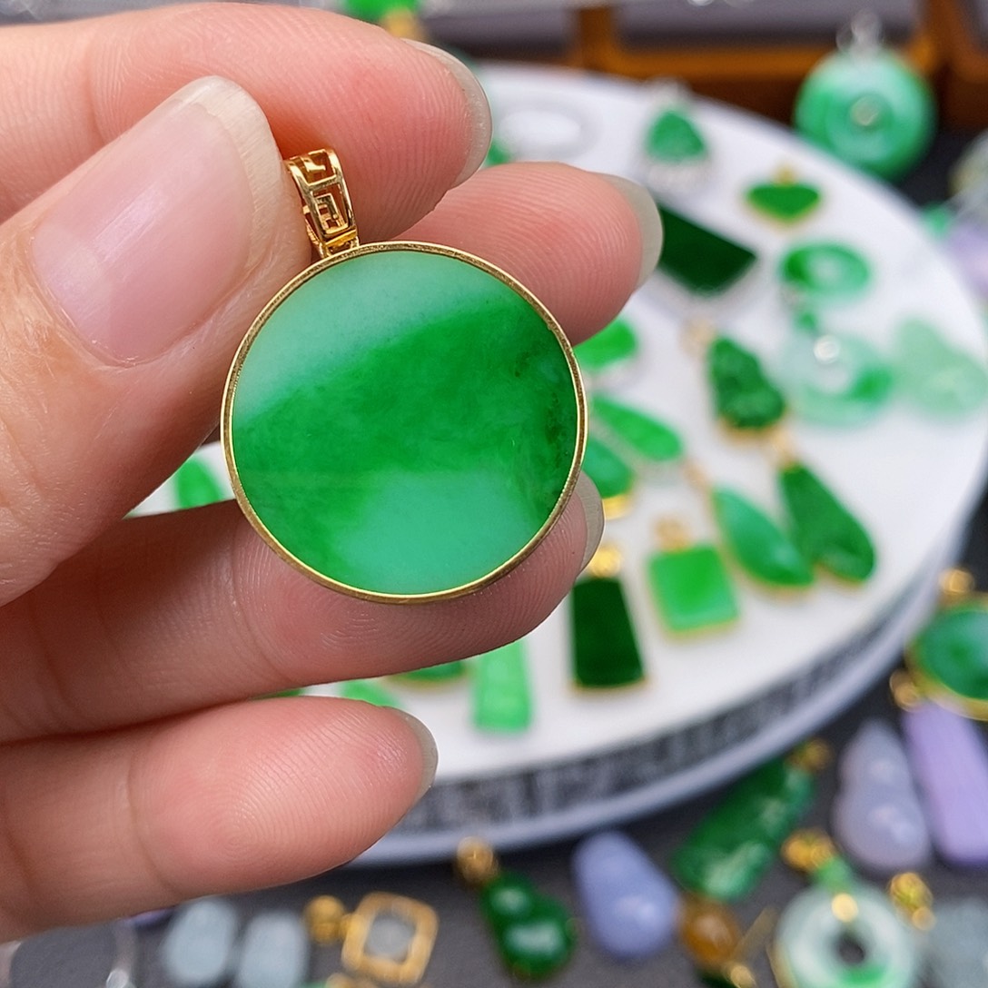 翡翠18K金镶嵌吊坠(不含链)