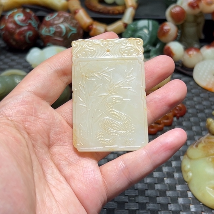 未镶嵌和田玉（糖玉）挂件