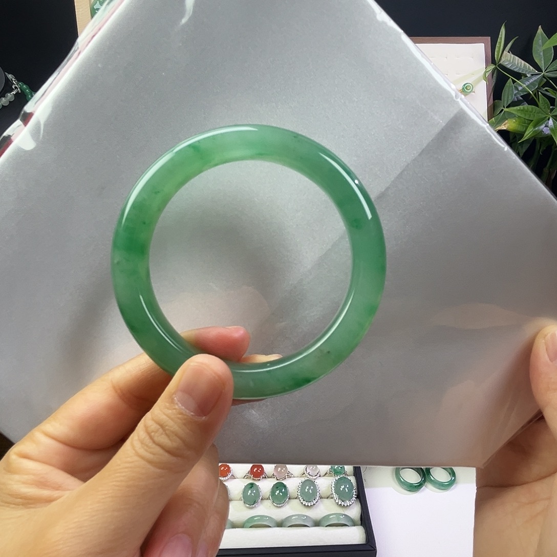 石英质玉未镶嵌手镯57