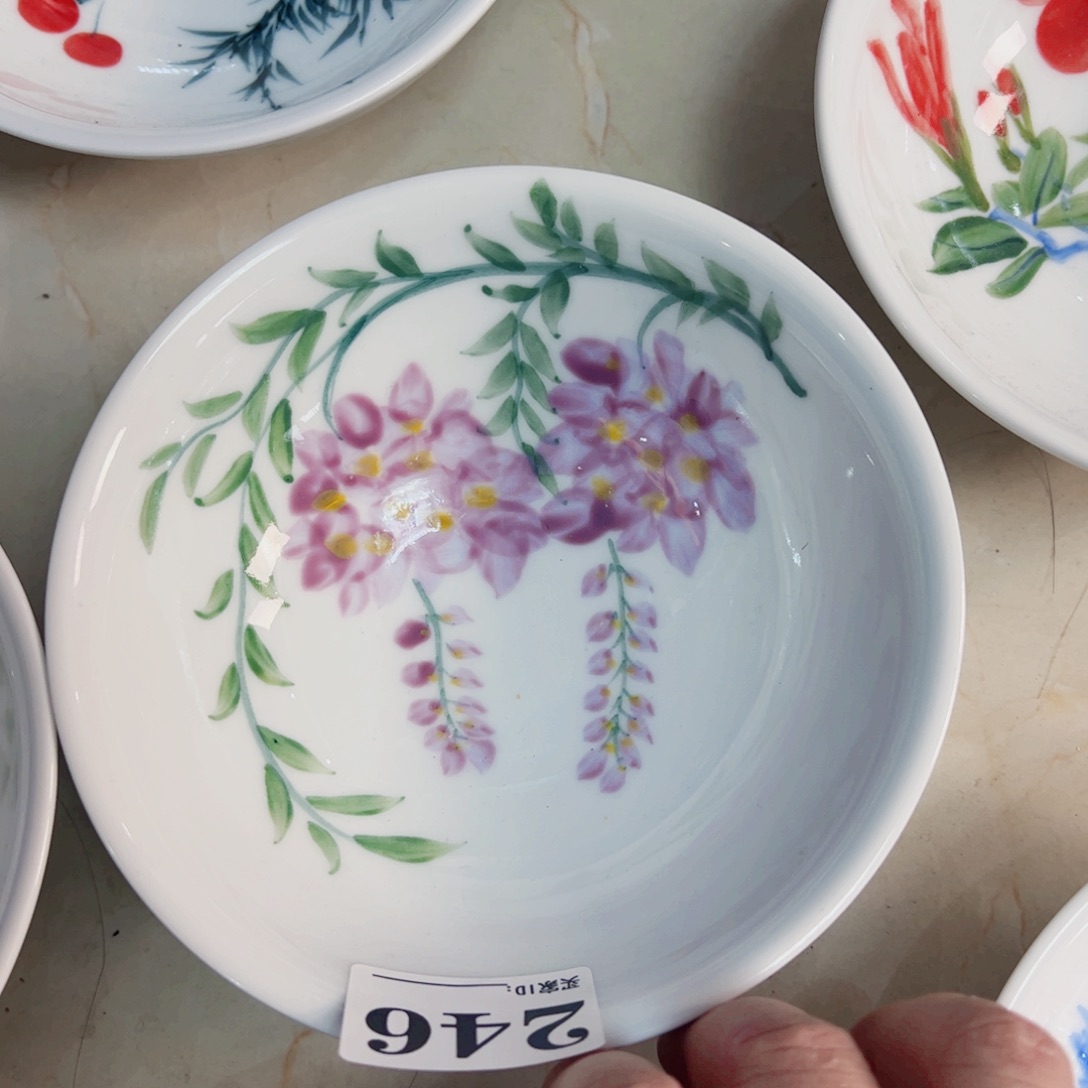 景德镇陶瓷手工手绘制作