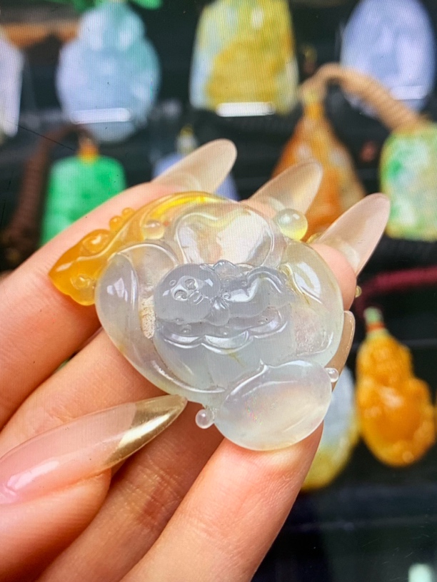 翡翠挂件毛货抛光一物一证