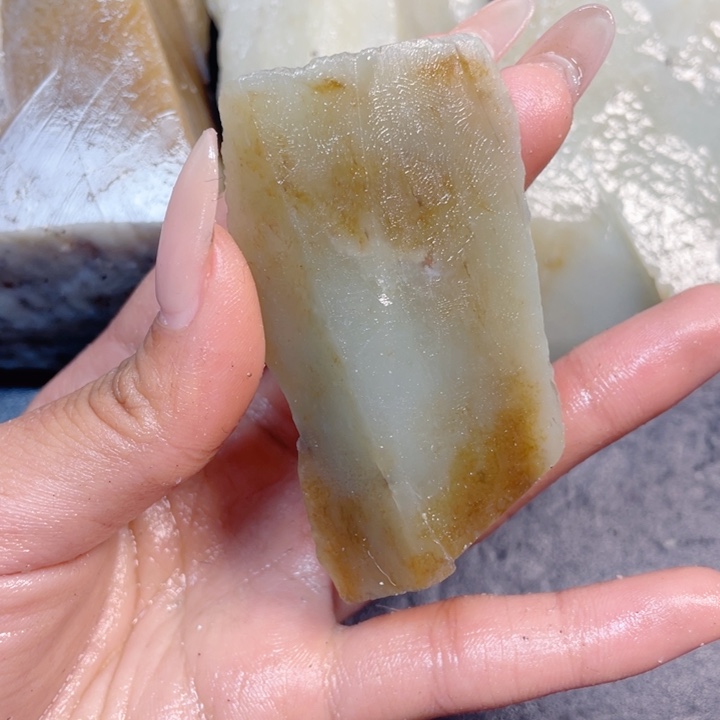 和田玉未镶嵌珠宝半成品