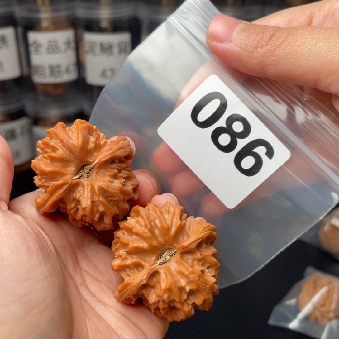 文玩核桃把件40龙门涧
