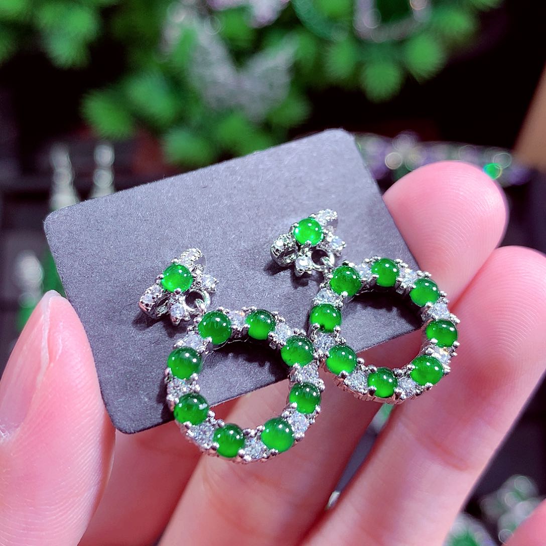 颈饰未镶嵌翡翠天然