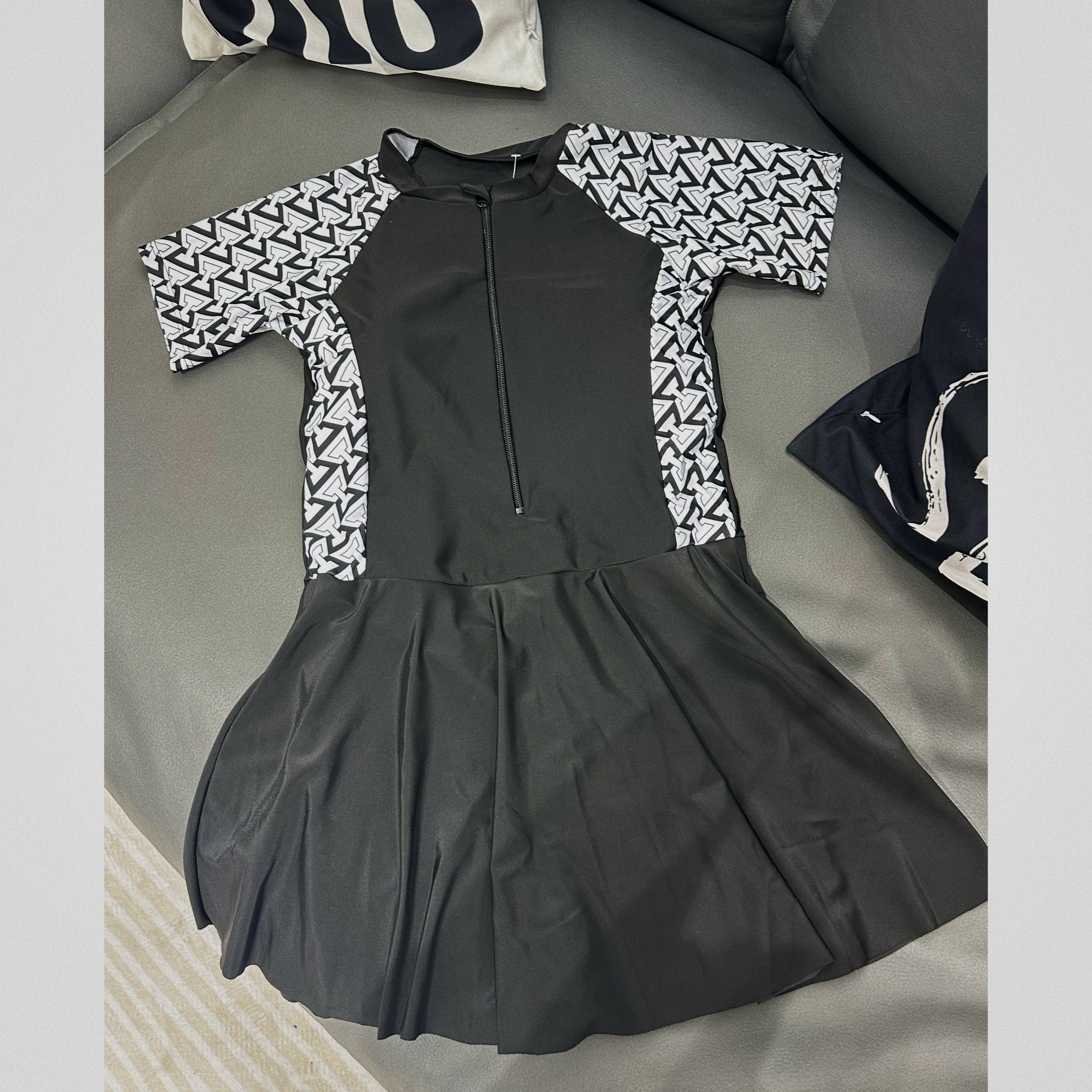 大码微胖泳衣女 显瘦时尚泳衣遮肚速干保守速干分体弹力运动大码