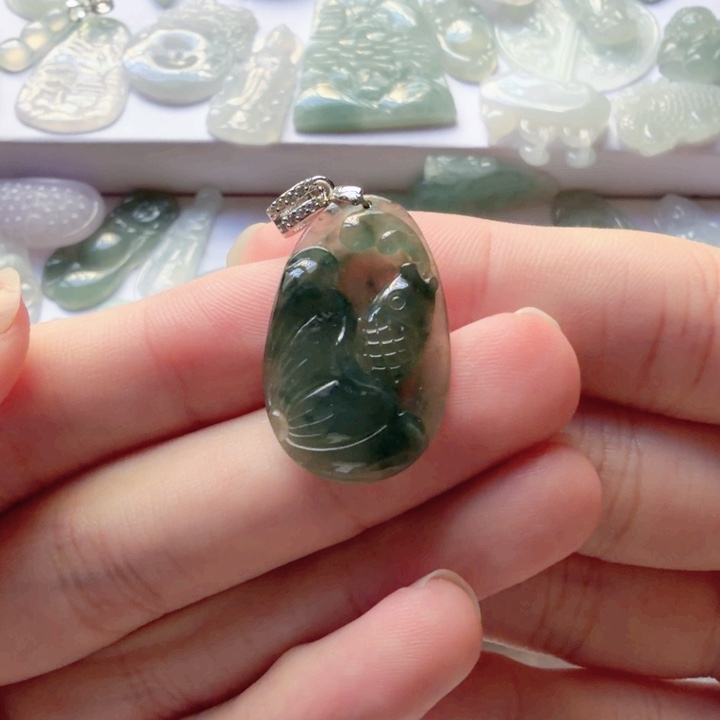 翡翠未镶嵌颈饰翡翠