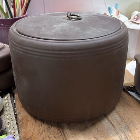 微瑕，不能明火，口径22高度17，10斤米缸