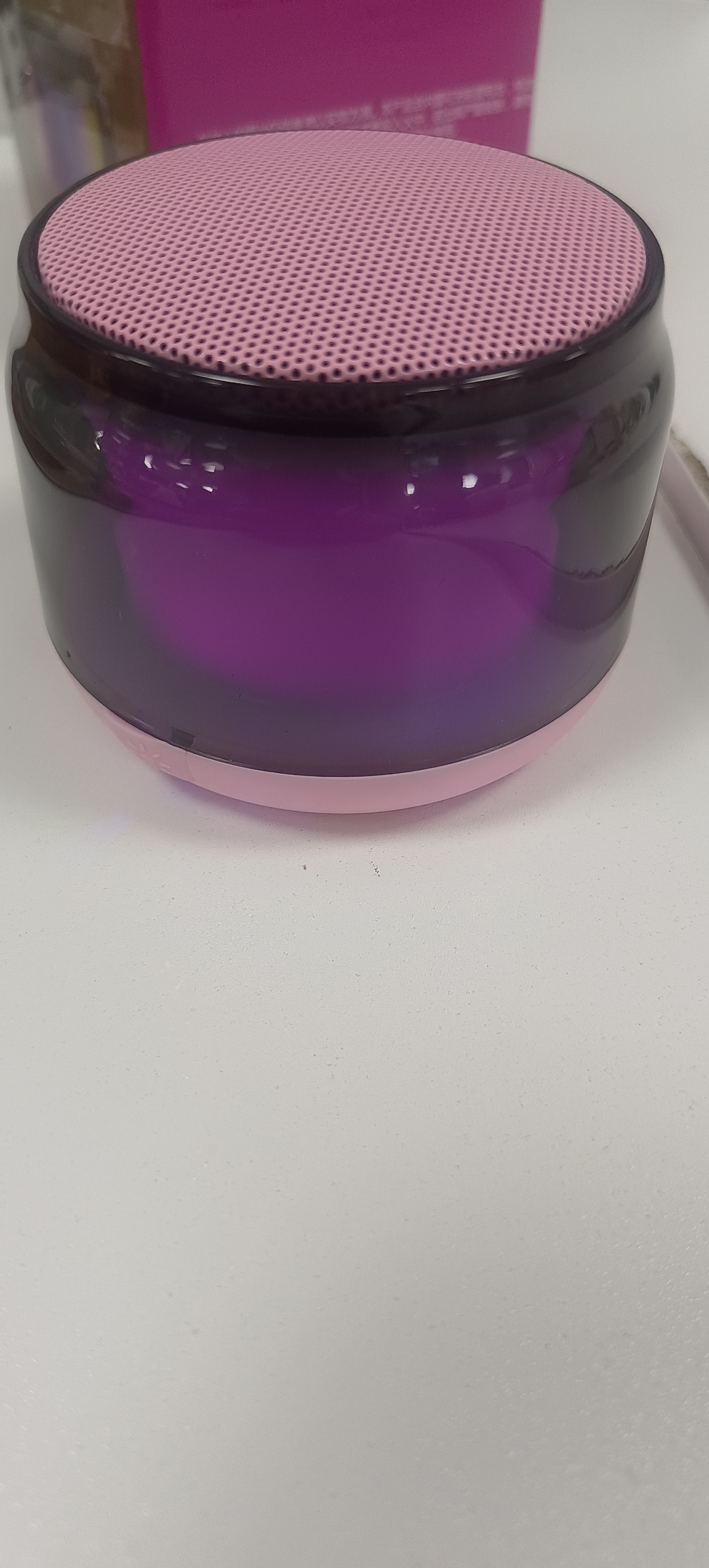 95新  便携蓝牙音箱清澈音质 小巧  外出携带