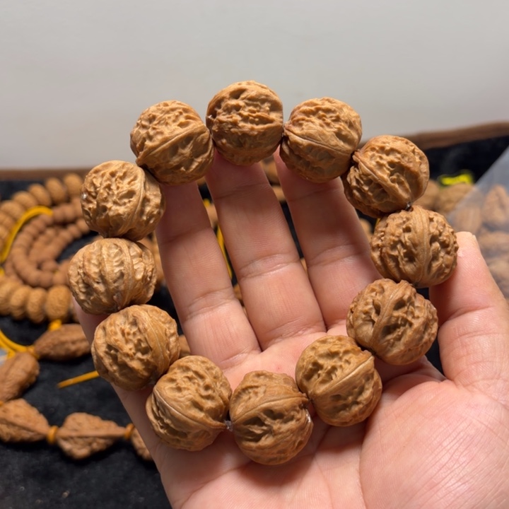 手串文玩核桃八棱狮子头单圈