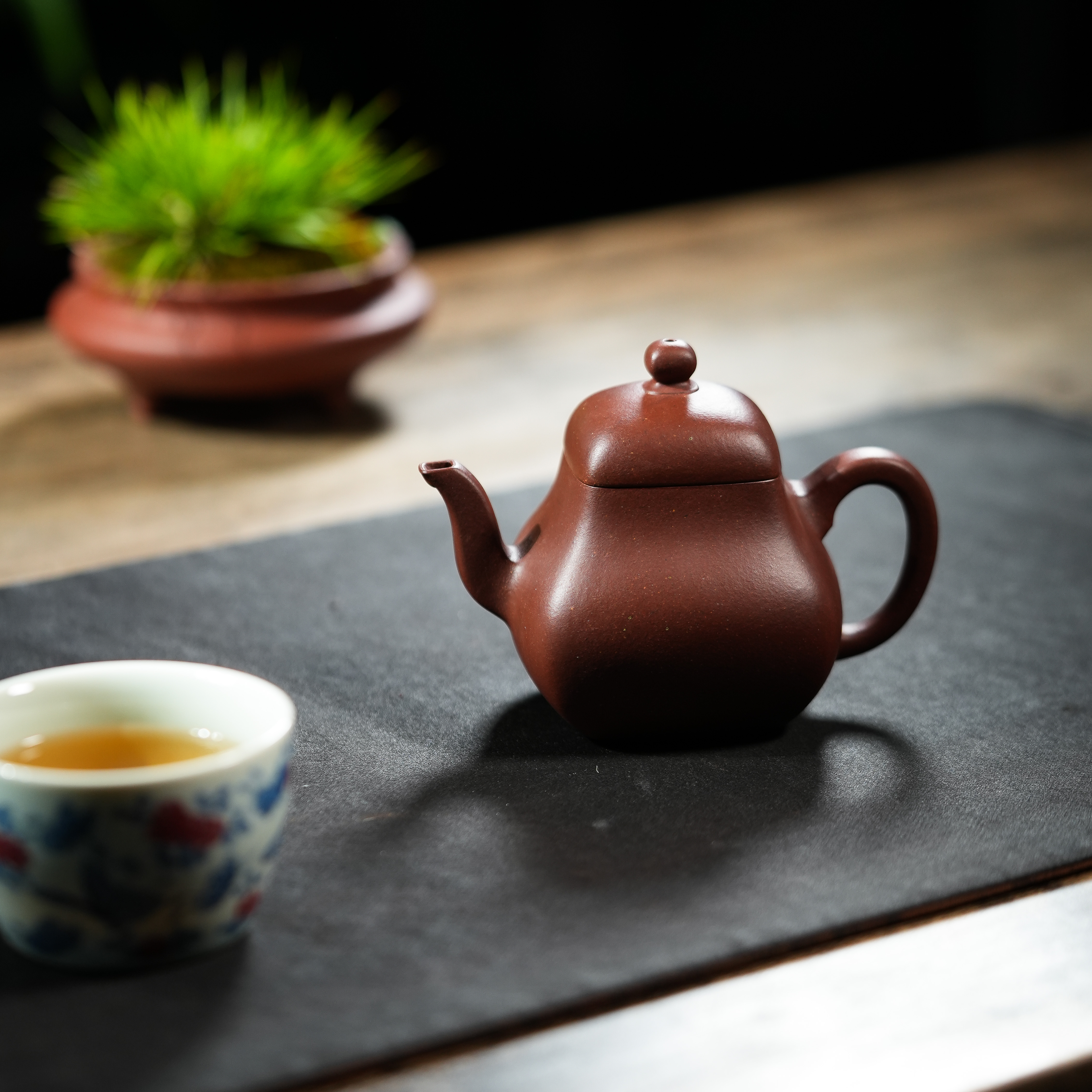 【龙盛堂紫砂甄选】宜兴范育君全手工制底槽青逸方壶220ml紫砂茶壶