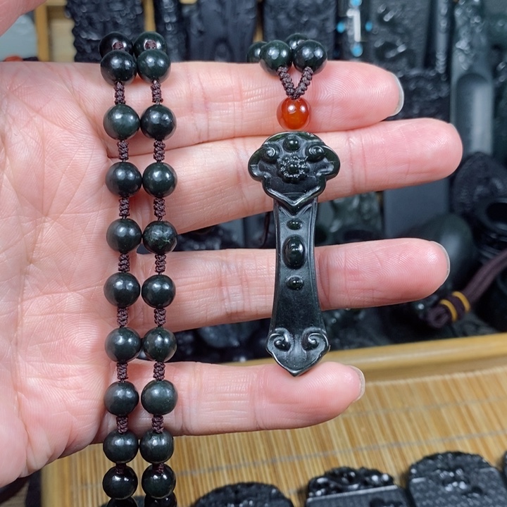 和田玉（青玉）颈饰未镶嵌