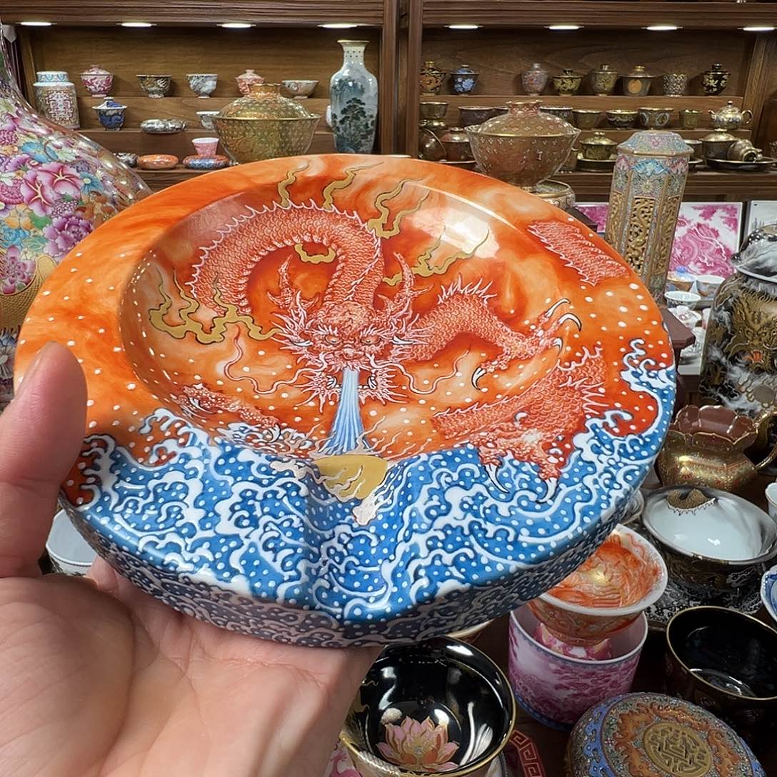矾红描金龙吸水雪茄缸