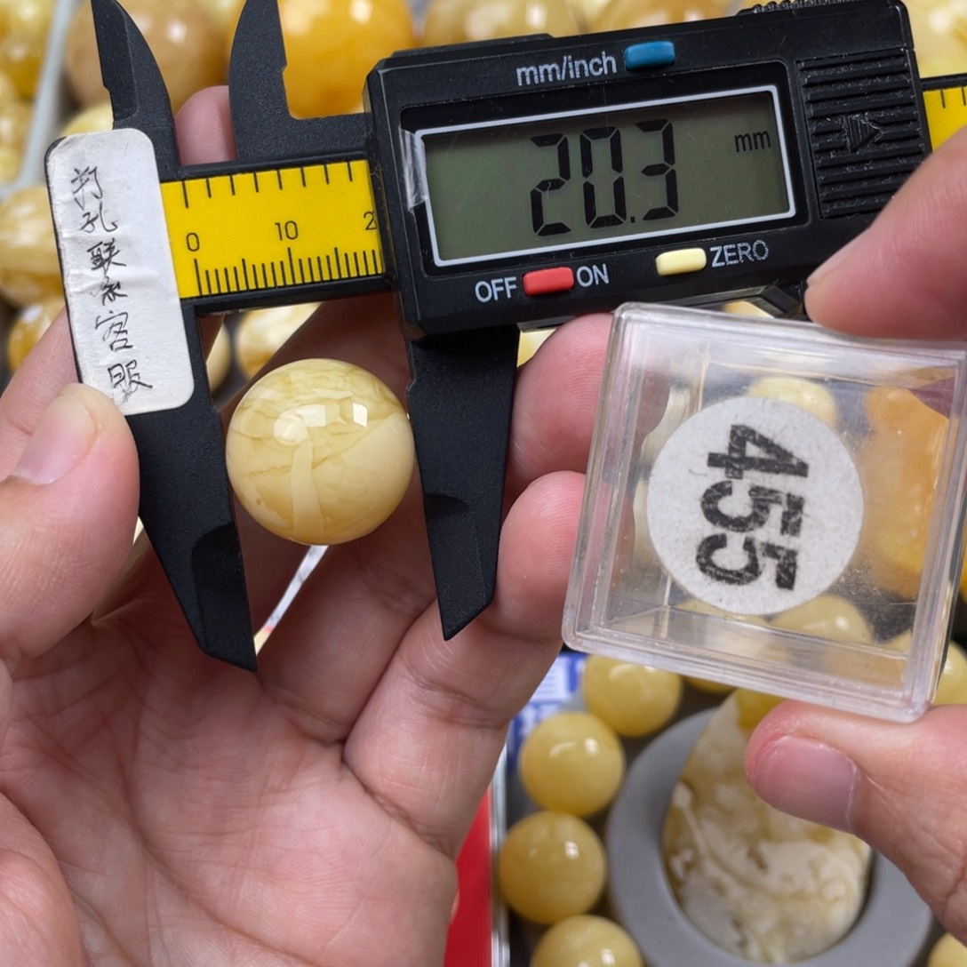 未镶嵌蜜蜡珠宝奇石