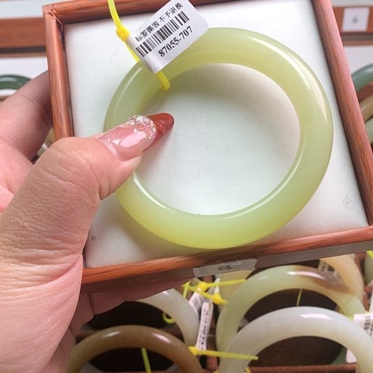 和田玉手镯未镶嵌54