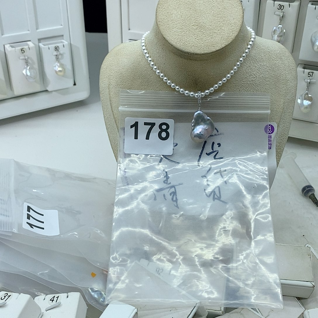 淡水珍珠颈饰合金