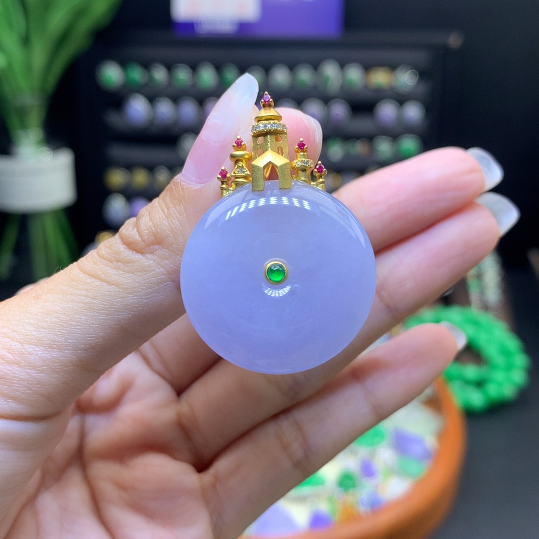 翡翠18K金镶嵌颈饰