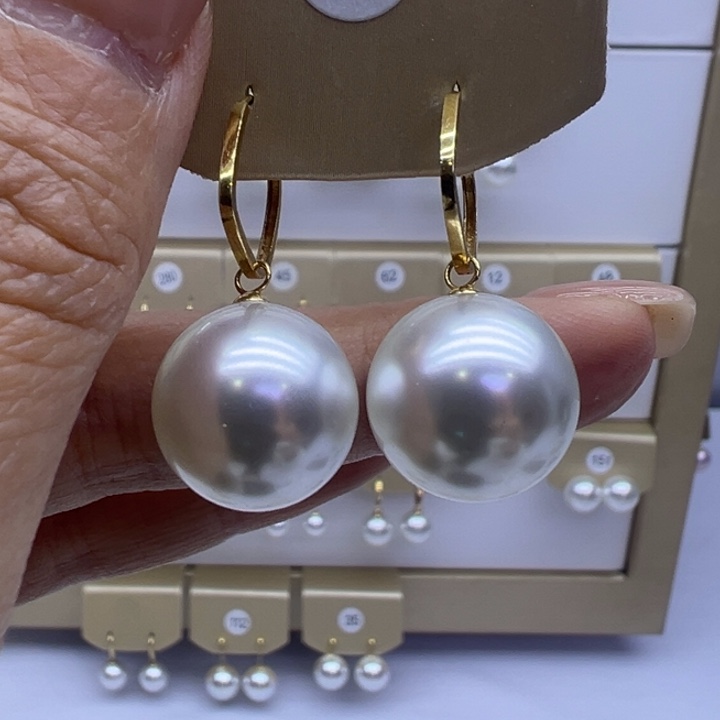 18K金镶嵌淡水珍珠耳饰
