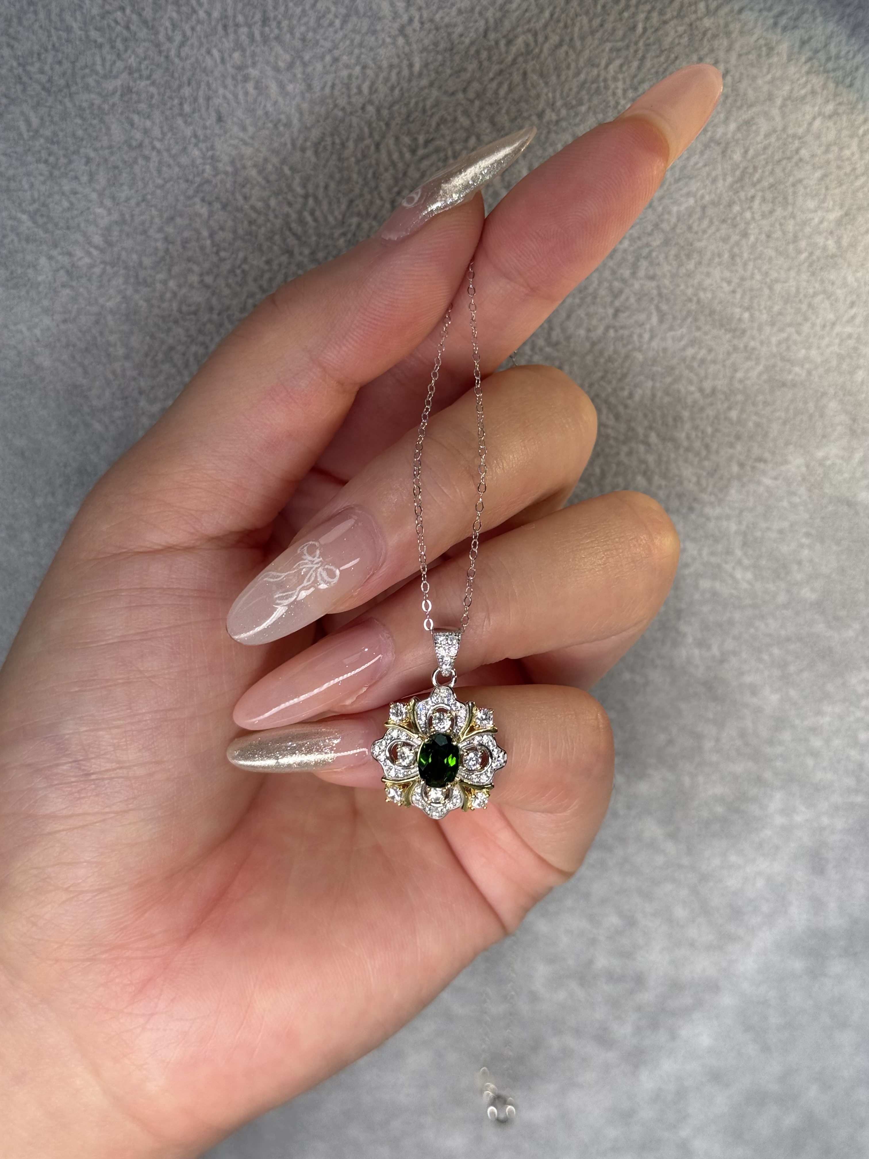 KYTHJD030-S925银镶嵌天然通辉石吊坠（主石约：1CT）