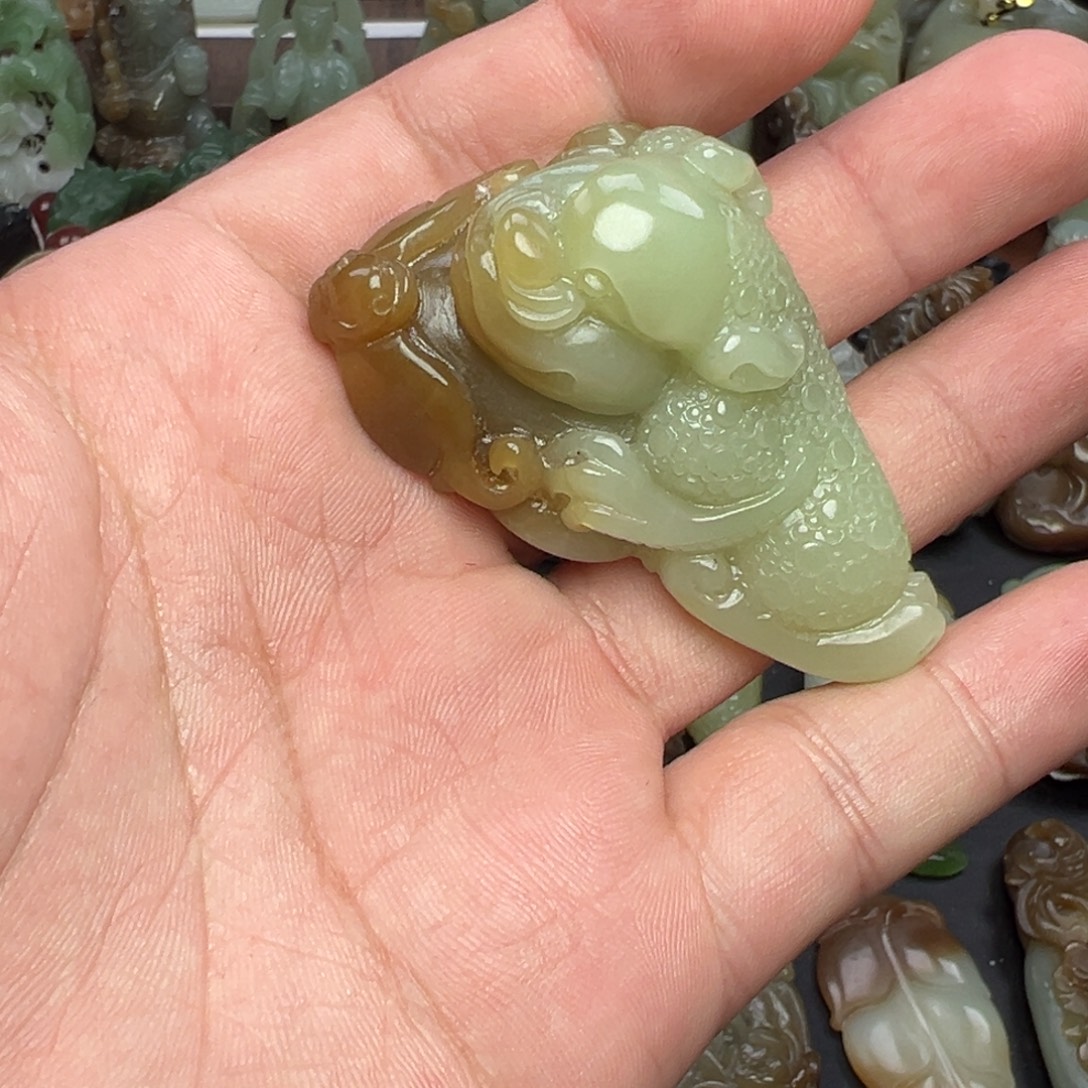 和田玉未镶嵌挂件