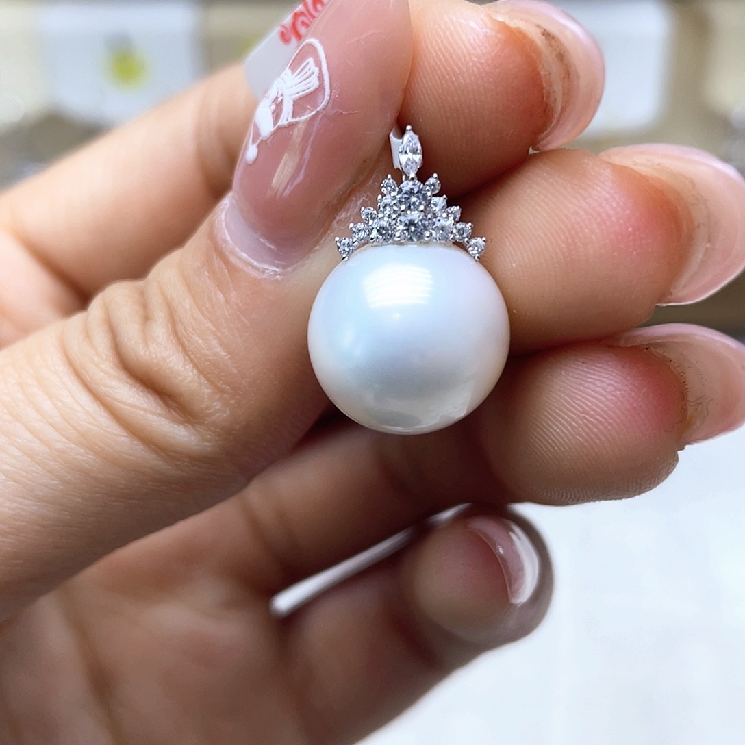 海水珍珠颈饰18K金镶嵌