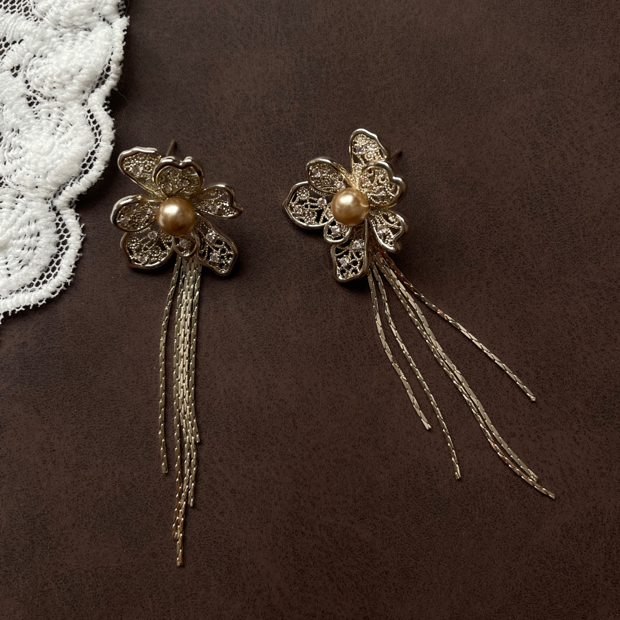 铜合金耳饰 植物花卉轻奢咖金色小众精致简约耳环中古花朵流苏