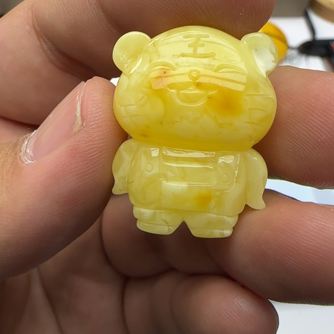 琥珀未镶嵌裸石4.79克