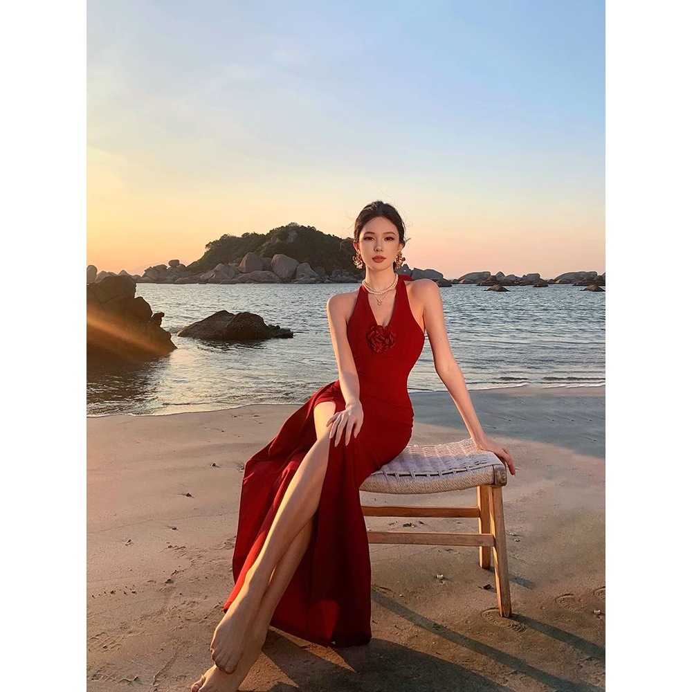 法式高级感红色V领挂脖吊带连衣裙女性感开叉包臀长裙海边度假风
