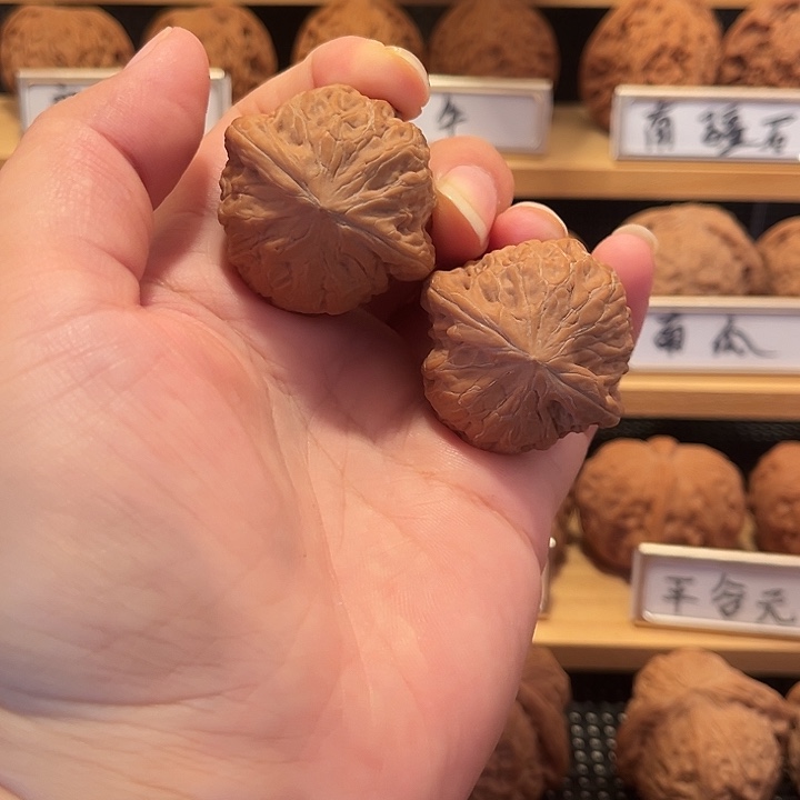 核桃38铁锤。     