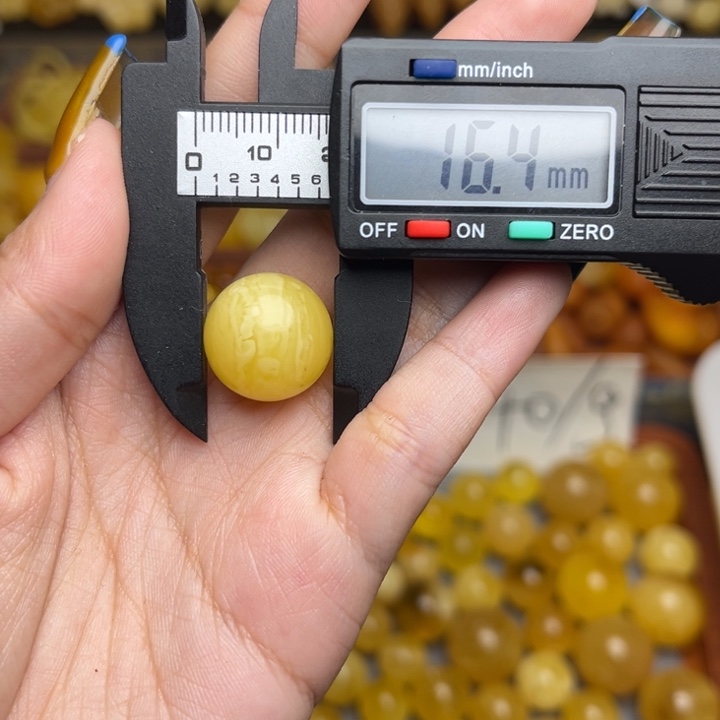 番***薯蜜蜡未镶嵌珠宝奇石