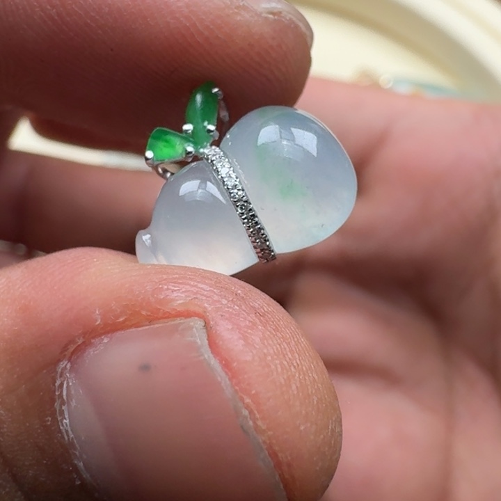 翡翠吊坠(不含链)18K金镶嵌