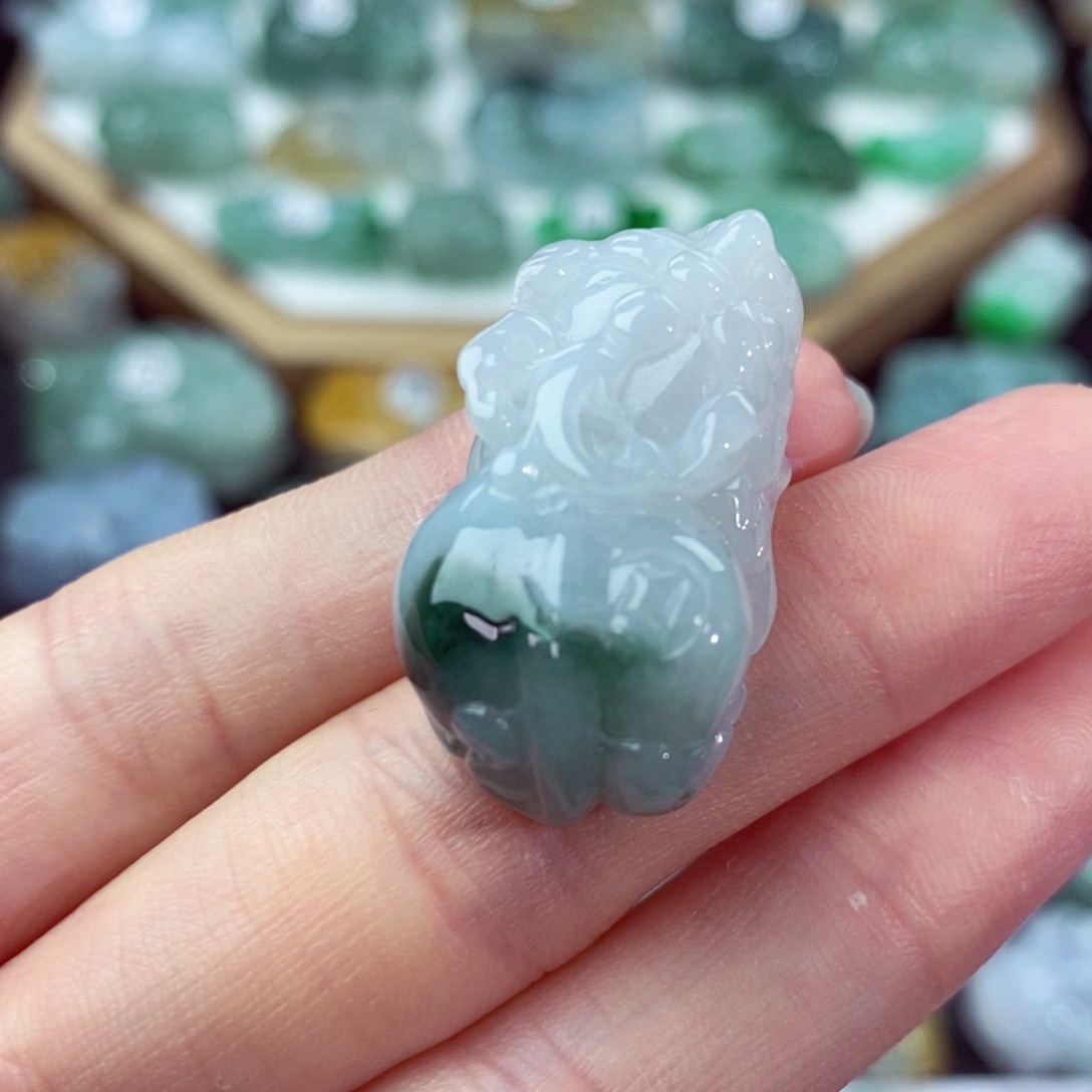 翡翠颈饰未镶嵌天然