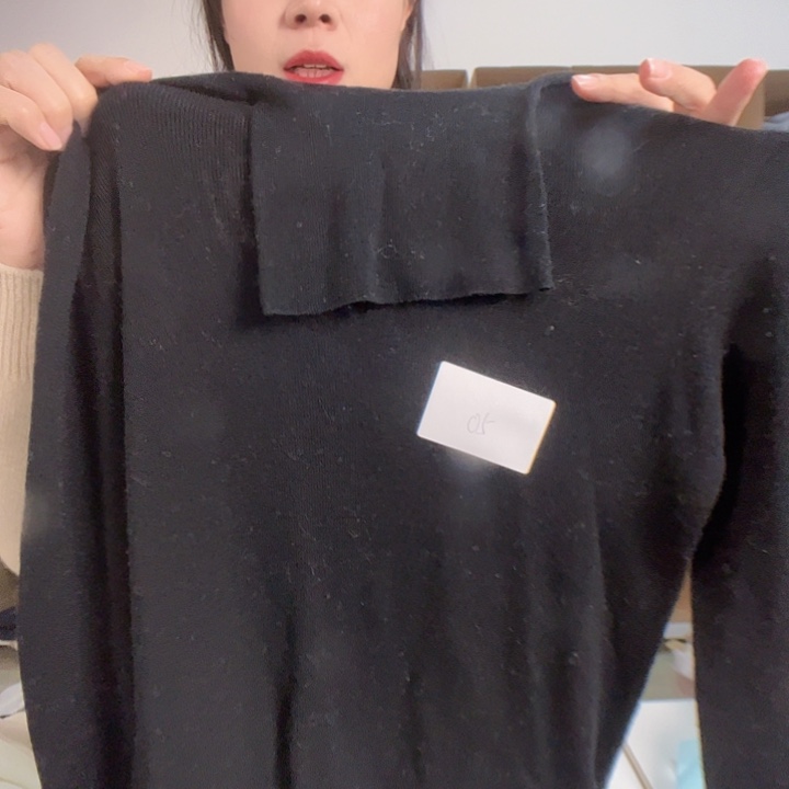 精仿黑色堆堆领纯山羊绒