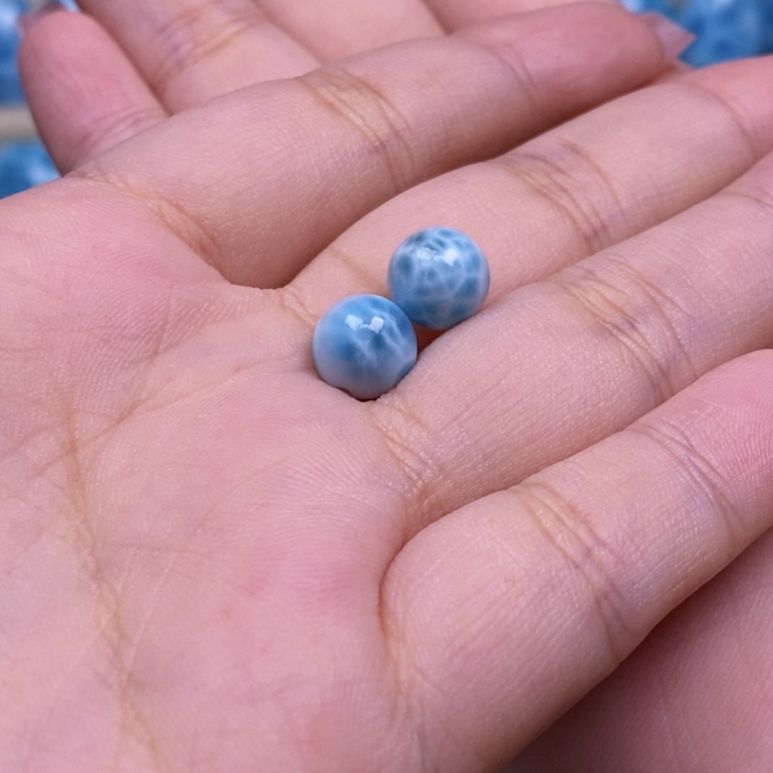 针钠钙石（海纹石）未镶嵌颈饰狐****?