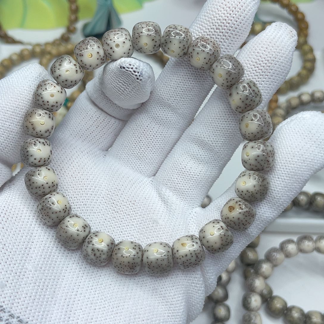 星月菩提手串37。10/9灰冰黄金瞳通体留白带双留白