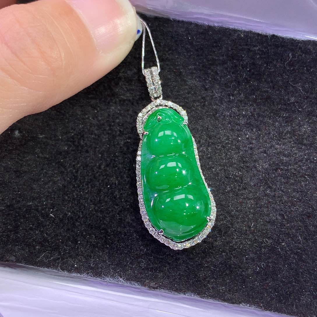 翡翠吊坠(赠链)18K金镶嵌