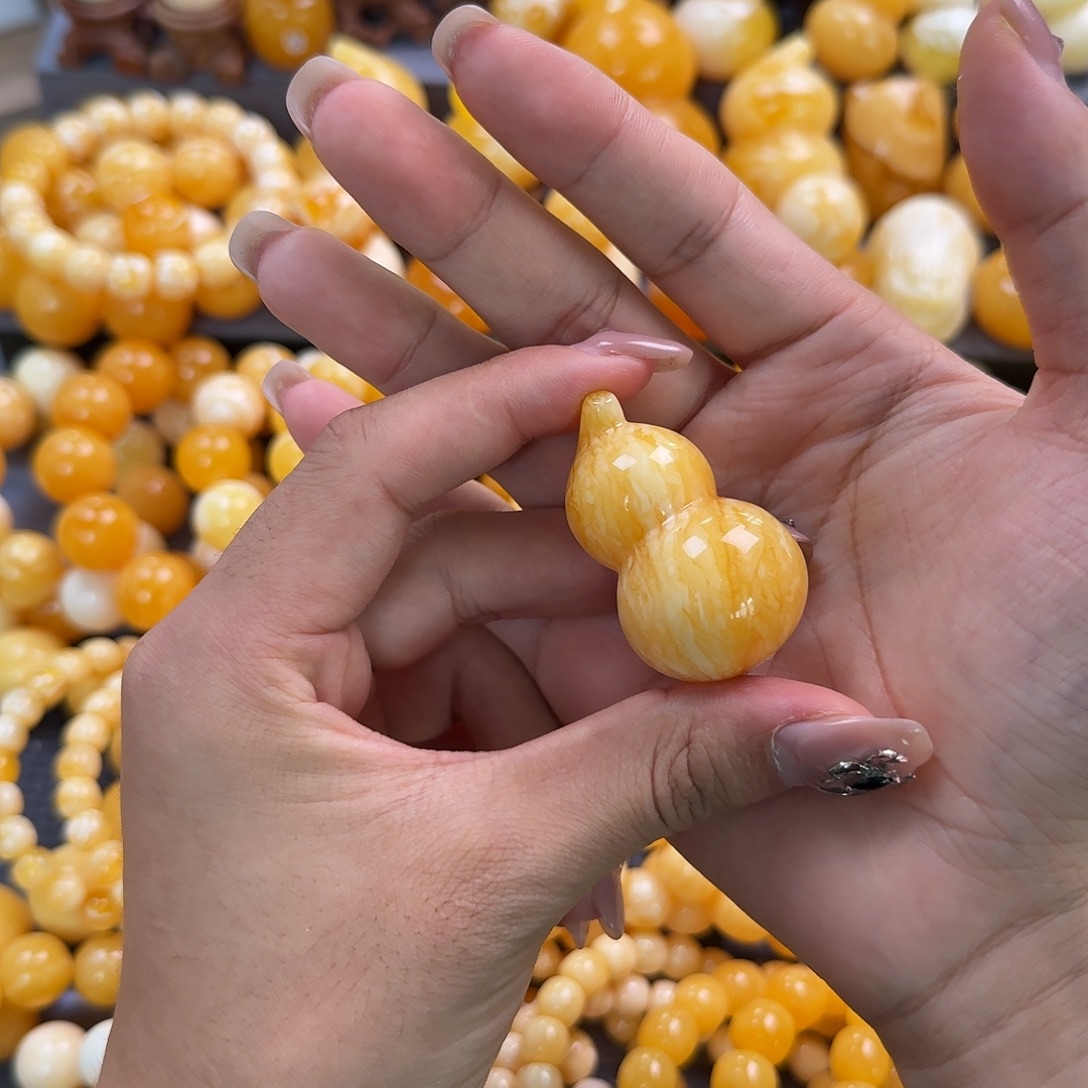 蜜蜡未镶嵌珠宝奇石