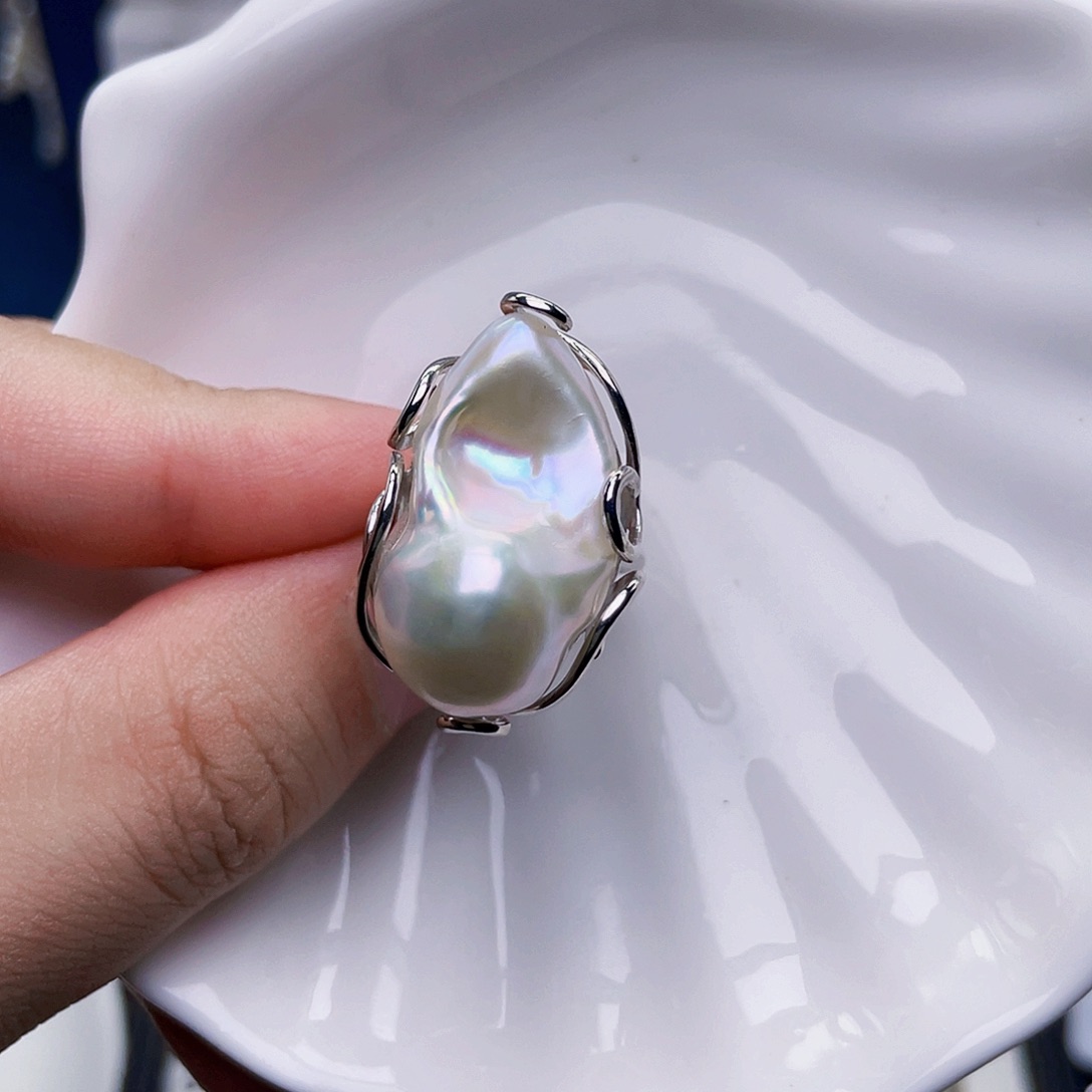 米***雪未镶嵌淡水珍珠耳饰