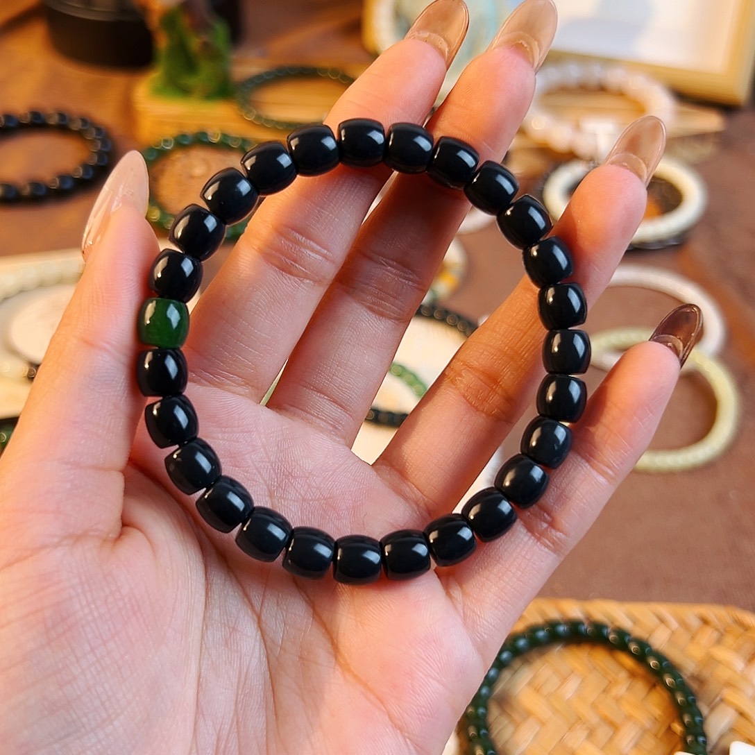 森***石和田玉未镶嵌手串