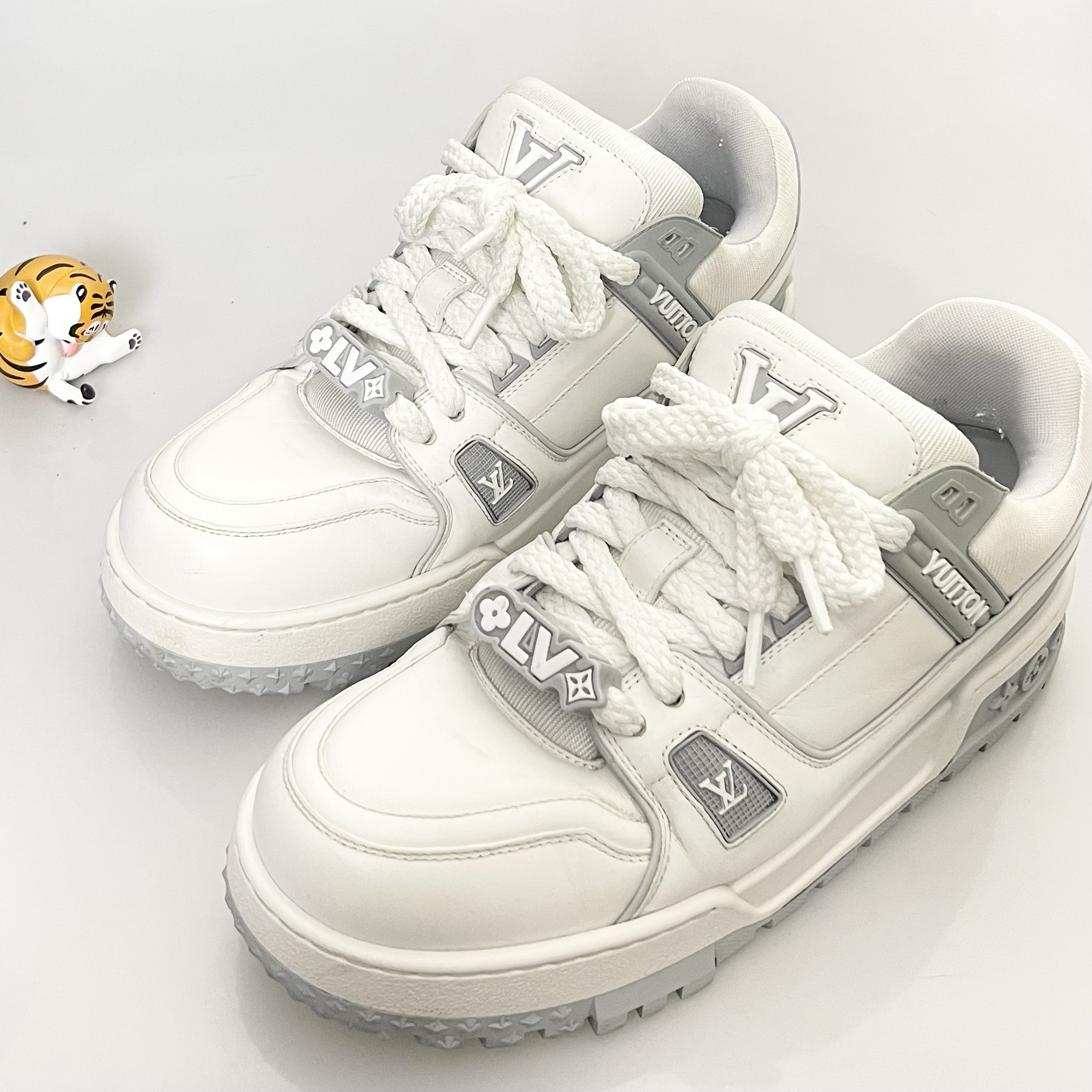 95新 LouisVuitton/路易威登 42.5码LVtrainer新款胖丁白灰95新