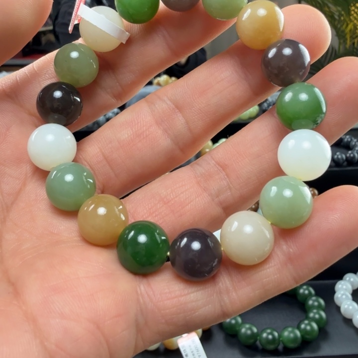 心****和田玉未镶嵌手链