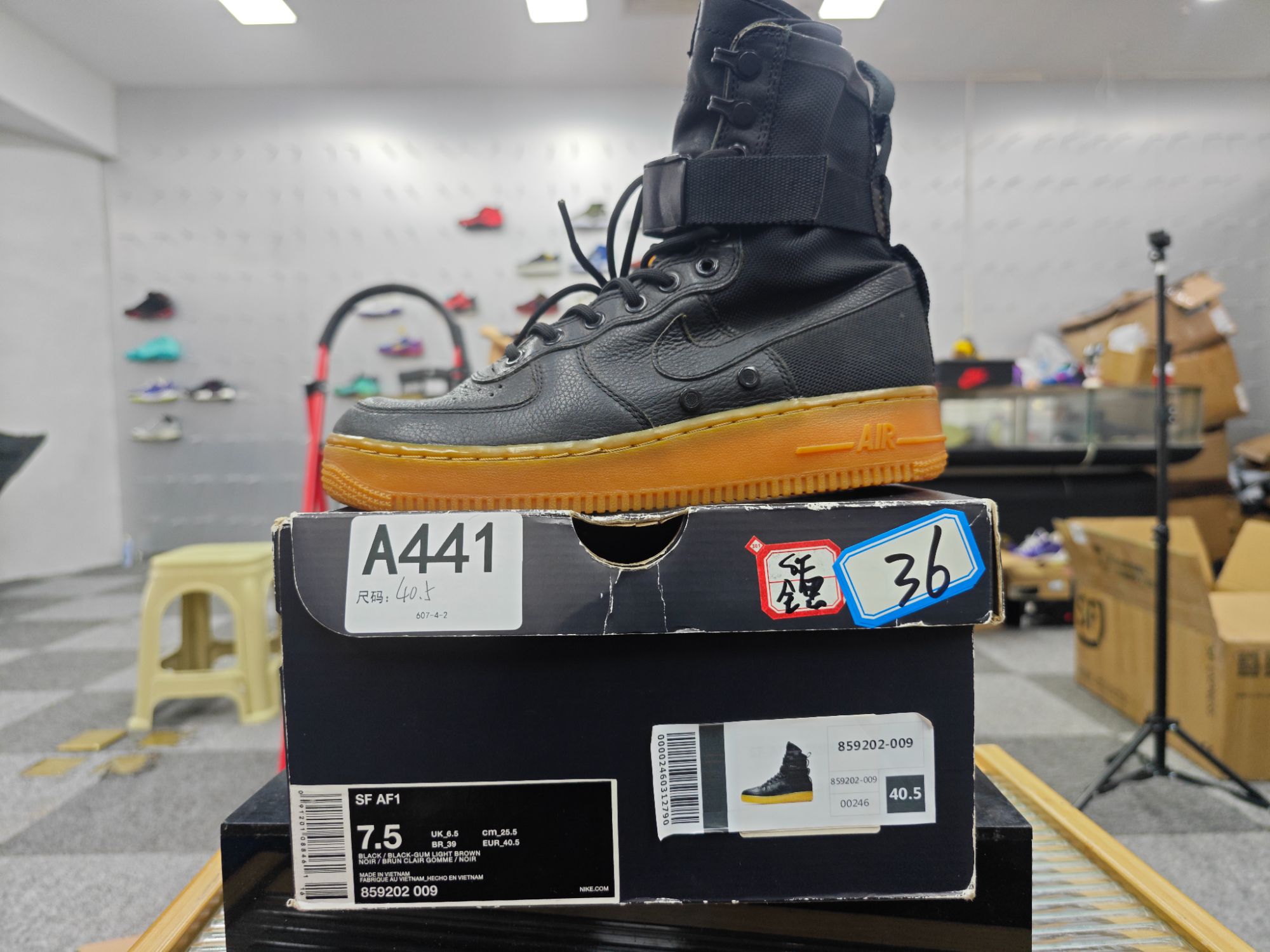 Nike 空军一号黑色高帮 40.5码 全新原盒 12月2
