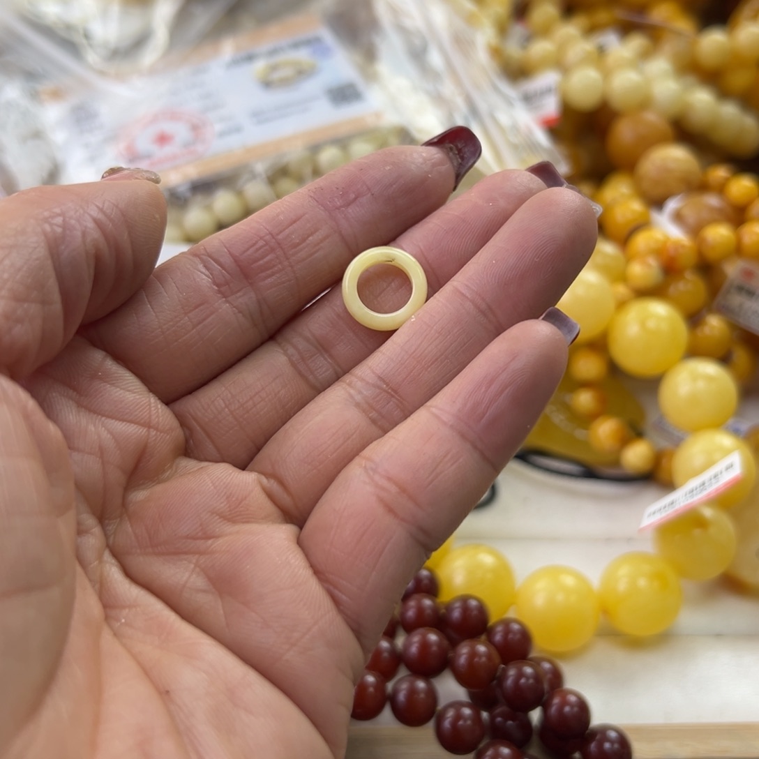 琥珀珠宝奇石未镶嵌