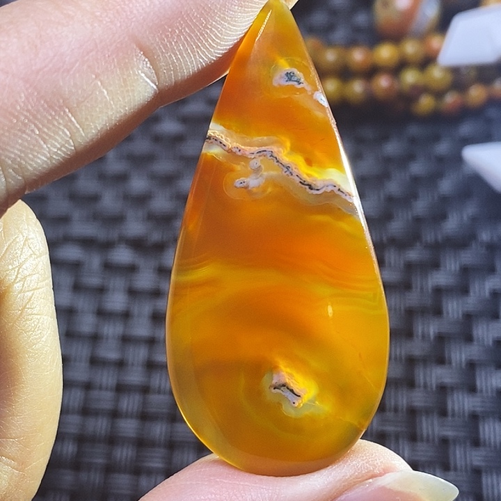 乐***家玛瑙/玉髓未镶嵌颈饰