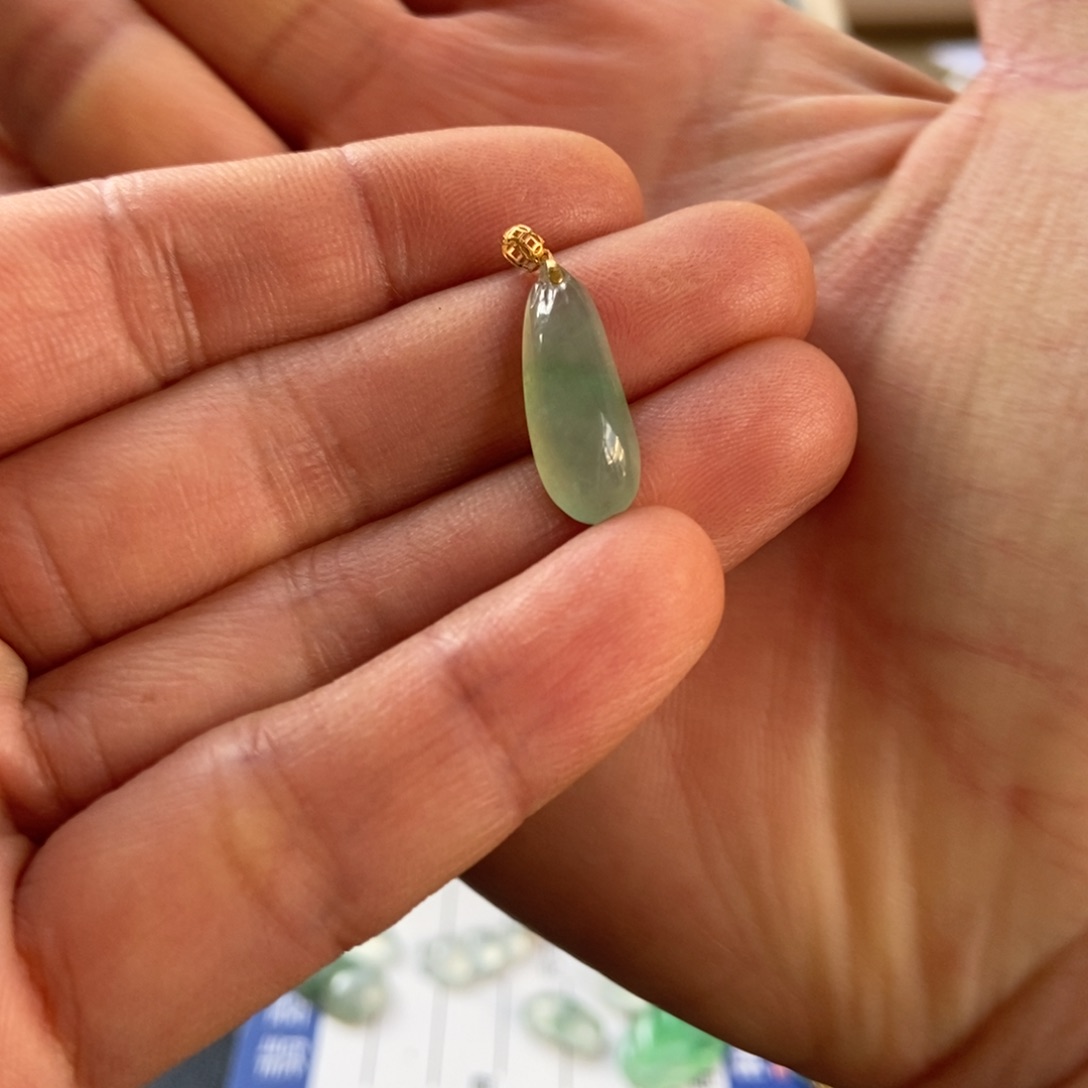 翡翠颈饰18K金镶嵌糖**?吊坠