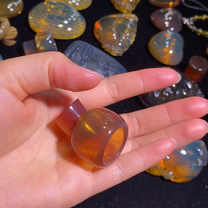 未镶嵌颈饰琥珀19+圈口