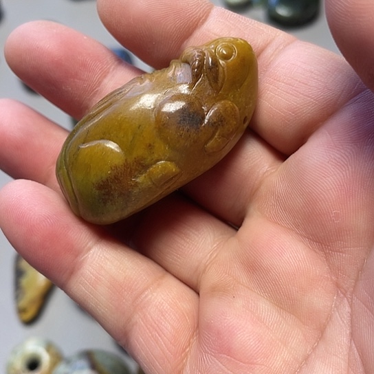 沫***问岫岩河磨玉（透闪石质玉）未镶嵌挂件